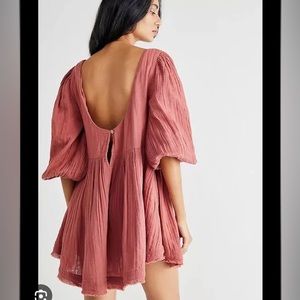 Free people Edie mini dress. New with tags. Size: small. Color: wine. Low back.
